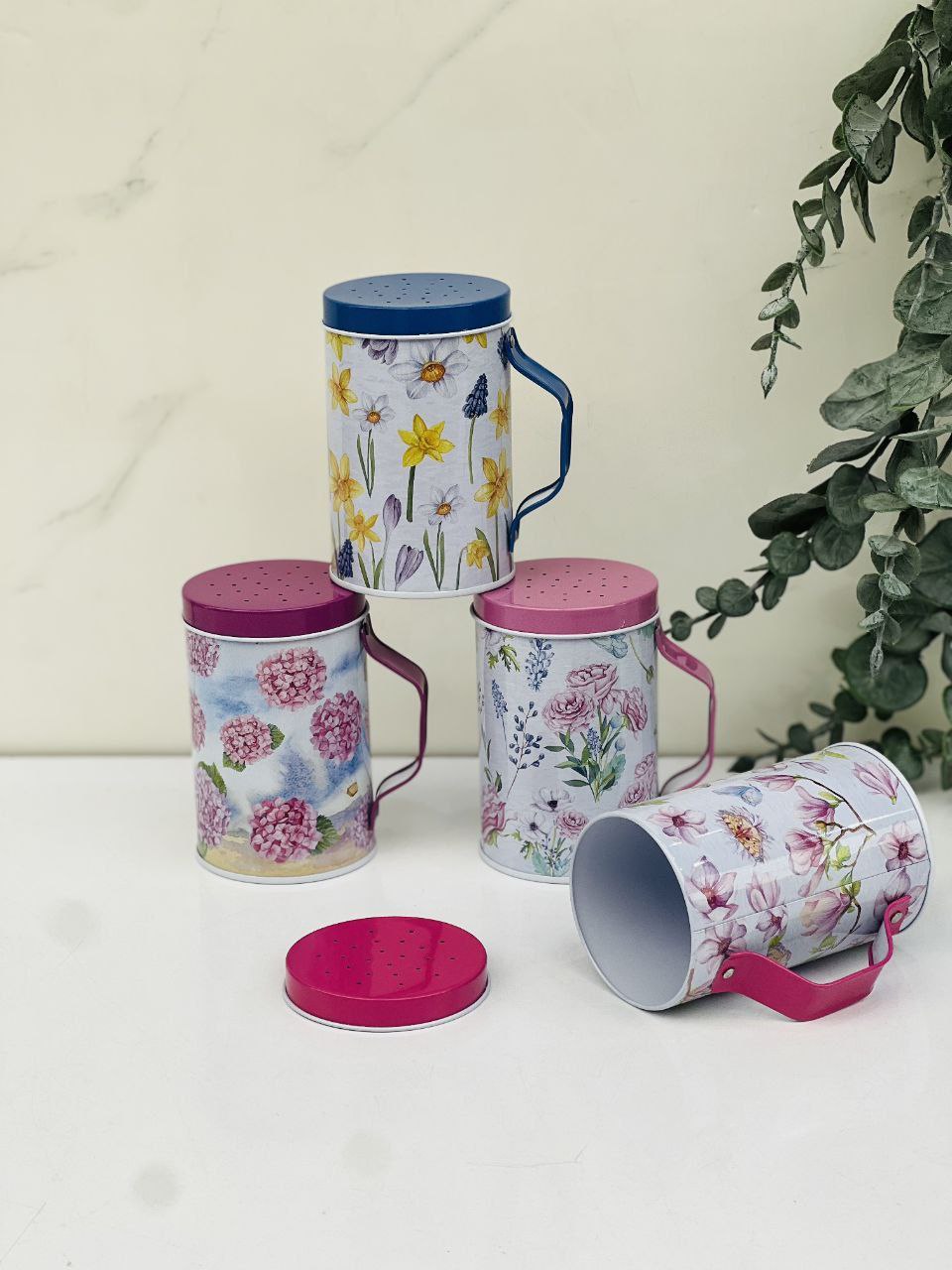 ادویه پاش فلزی بزرگ