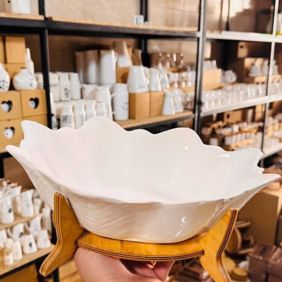 کاسه سرامیکی با پایه چوبی